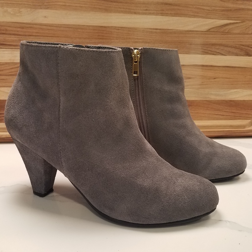 Theme Ankle Boots Color Brown Size 8